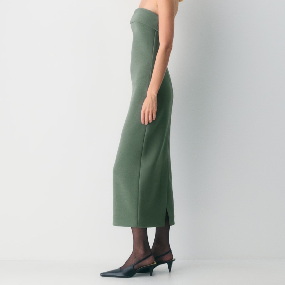 Aritzia FigureKnit™ Eyecatcher Dress - Picture 3 of 8